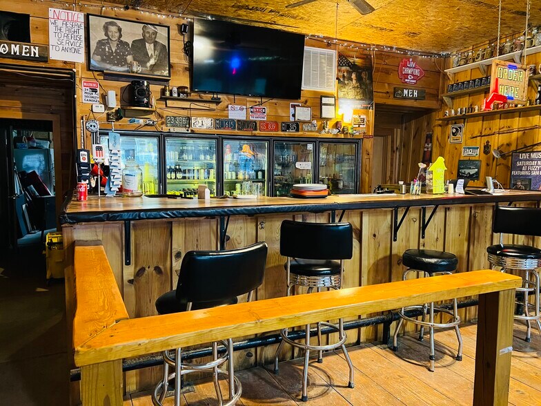 More Photos Of 308 Main St, Florence General Retail For Sale