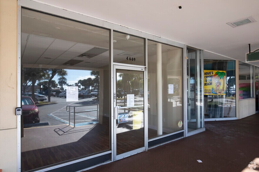 More Photos Of 4615-4685 Gulf Blvd, Saint Pete Beach Restaurant For Lease