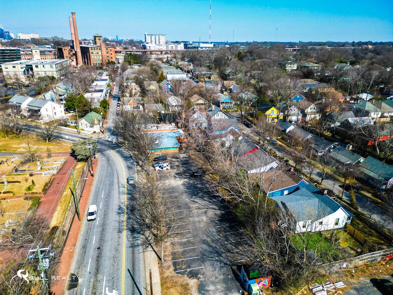 More Photos Of 242 SE Boulevard, Atlanta Restaurant For Sale