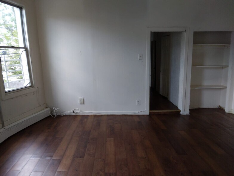 More Photos Of 661 S 18th St, Newark Apartments For Sale