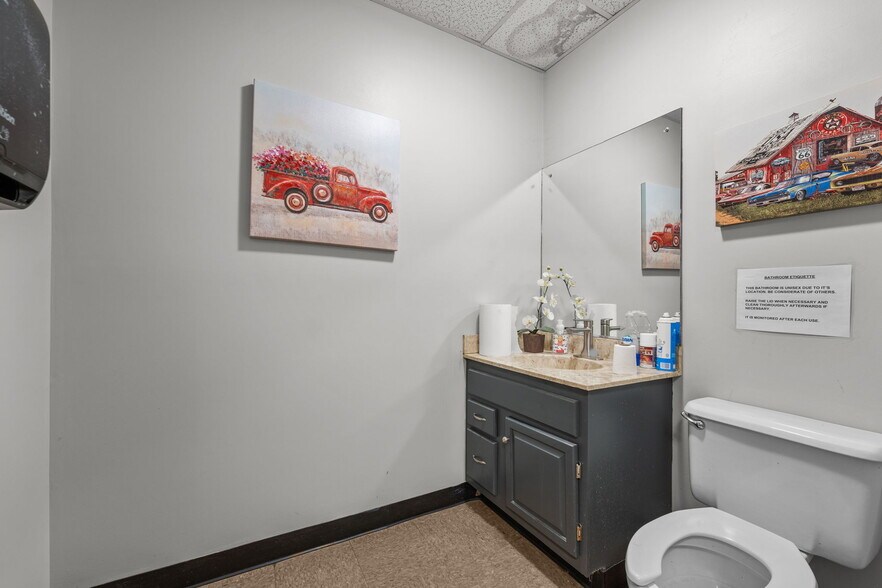 More Photos Of 2245 A Air Park Dr, Burlington Warehouse For Lease