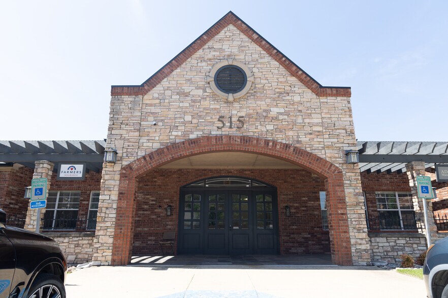 More Photos Of 515 W Southlake Blvd, Southlake Medical For Lease