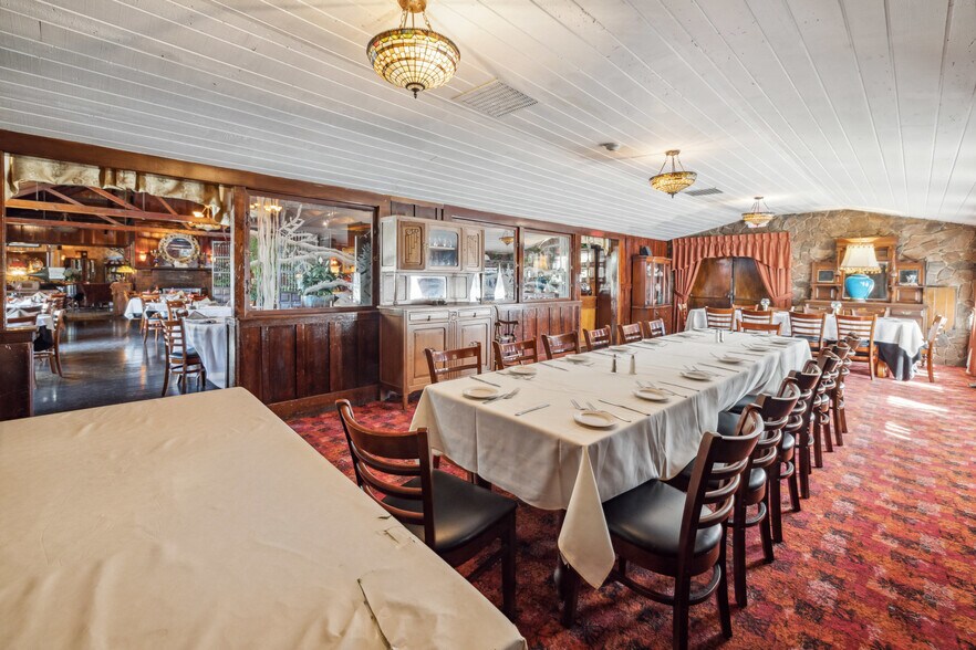 More Photos Of 13300 Big Basin Way, Boulder Creek Restaurant For Sale