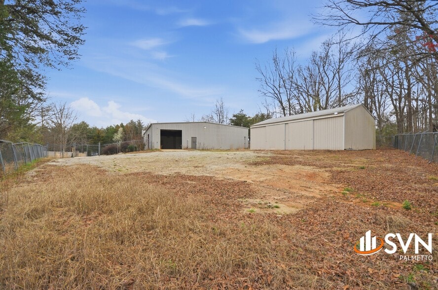 More Photos Of 107 Ben Hamby Ln, Greenville Light Distribution For Lease