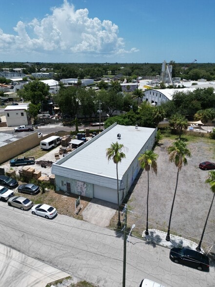 More Photos Of 2436 Emerson Ave S, Saint Petersburg Warehouse For Sale