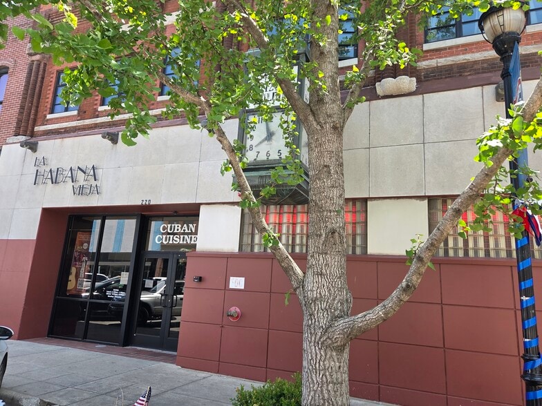 More Photos Of 220 E Commercial St, Springfield Office For Sale