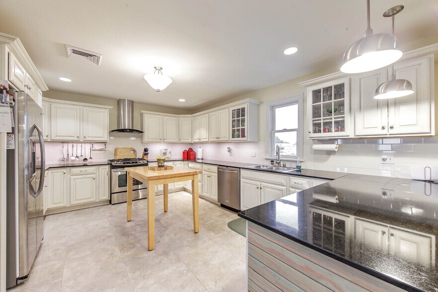 More Photos Of 179 Enterprise Dr, Houma Office Residential For Sale