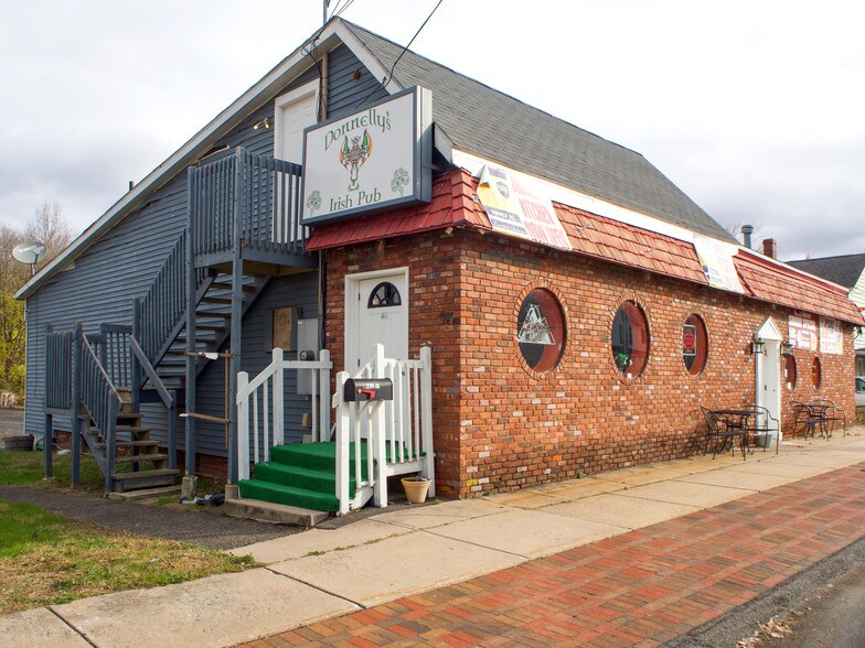 More Photos Of 1 Wall St, Cromwell Restaurant For Sale