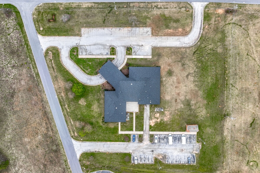 More Photos Of 512 Professional Park Rd, Clinton Medical For Sale