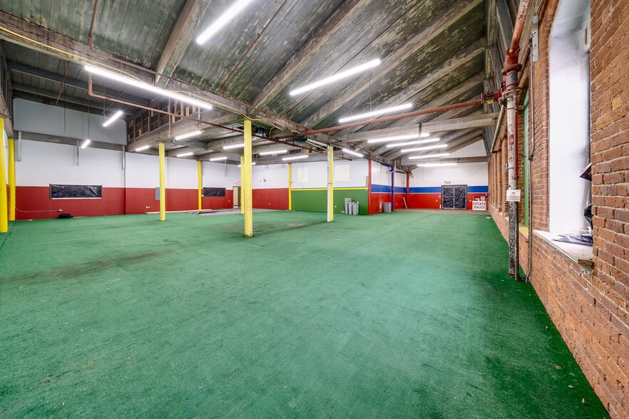 More Photos Of 224 Stockton St, Phillipsburg Showroom For Lease