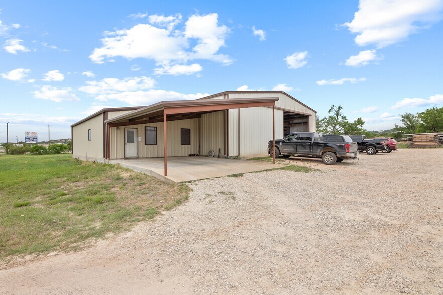 More Photos Of 2684 W US Highway 290, Fredericksburg Warehouse For Sale