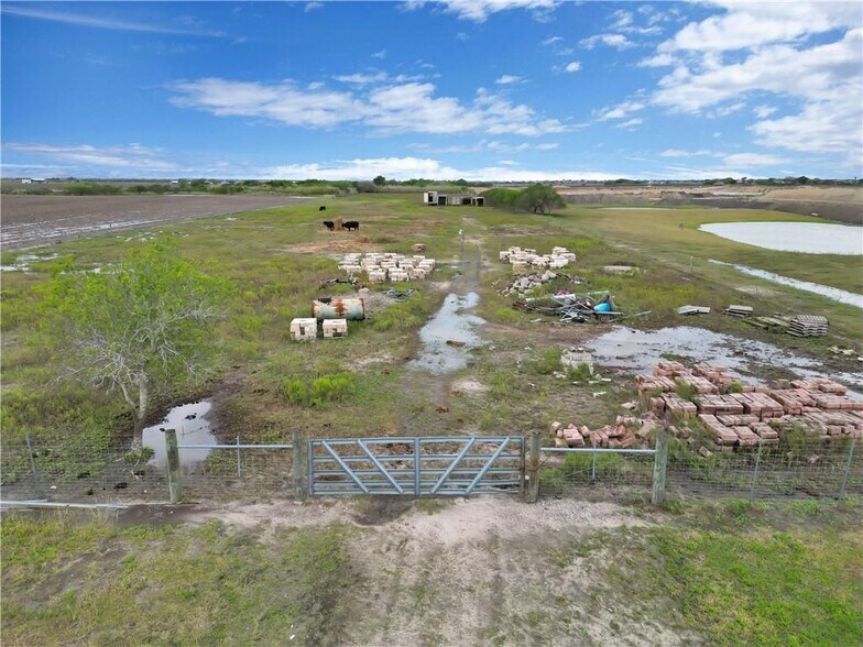 More Photos Of 2977 County Road 37, Corpus Christi Industrial For Sale