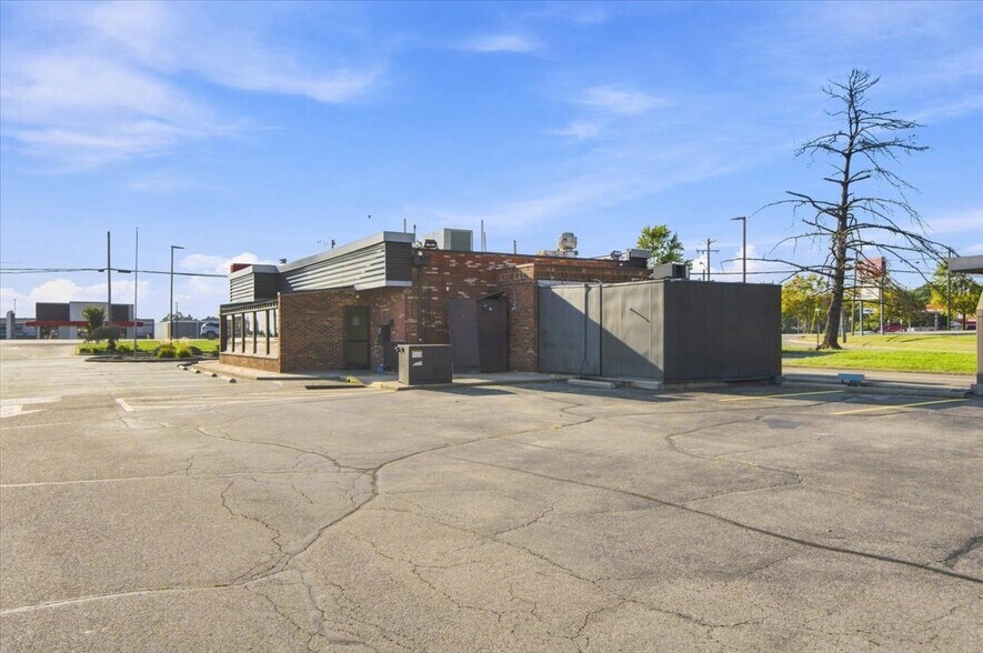More Photos Of 11960 Lebanon Rd, Cincinnati Fast Food For Sale