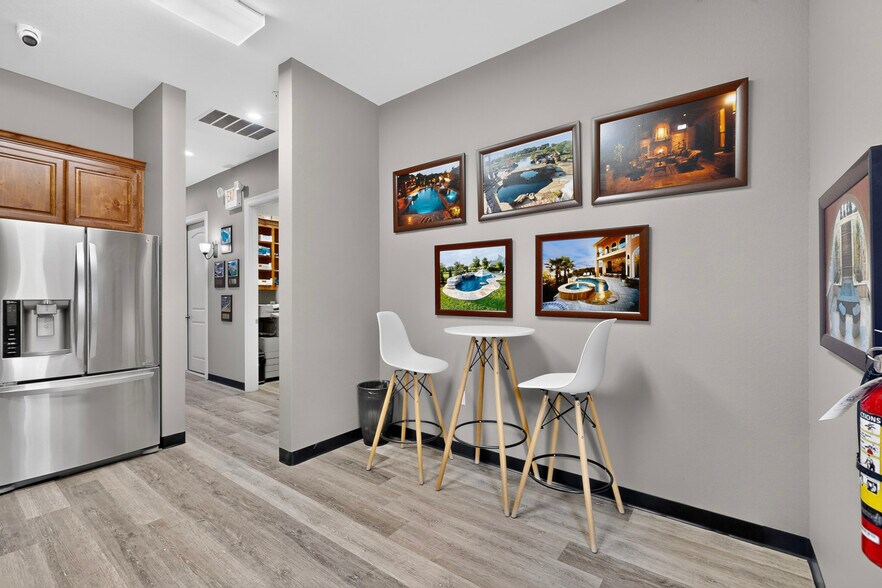 More Photos Of 2230 Bush Dr, McKinney Medical For Lease