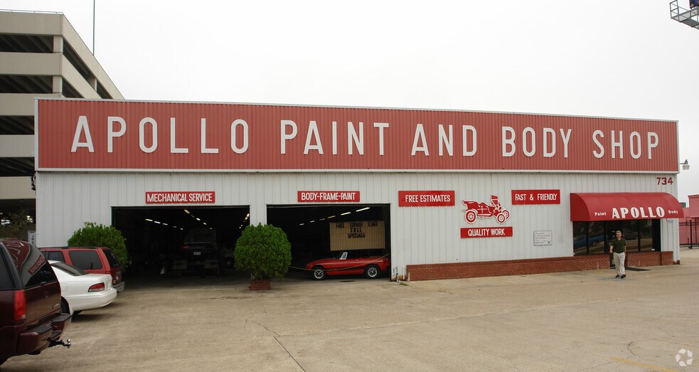 More Photos Of 734 S Hwy 6, Houston Warehouse For Lease