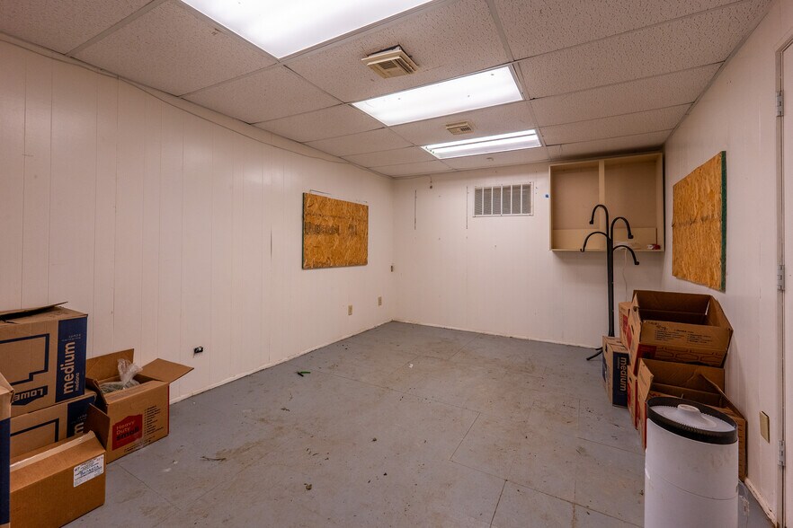 More Photos Of 500 Parsons, Walsenburg Specialty For Sale