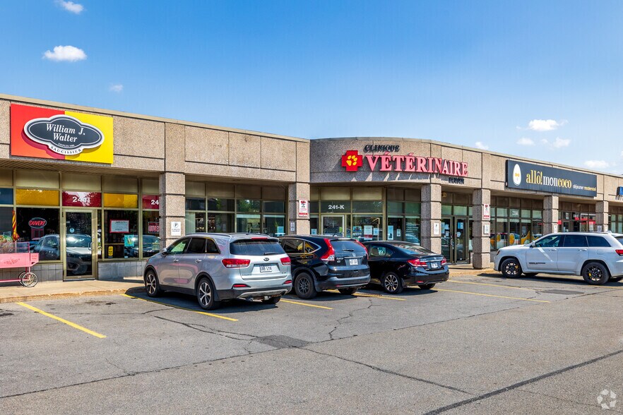 More Photos Of 239-245 Boul Samson, Laval Freestanding For Lease