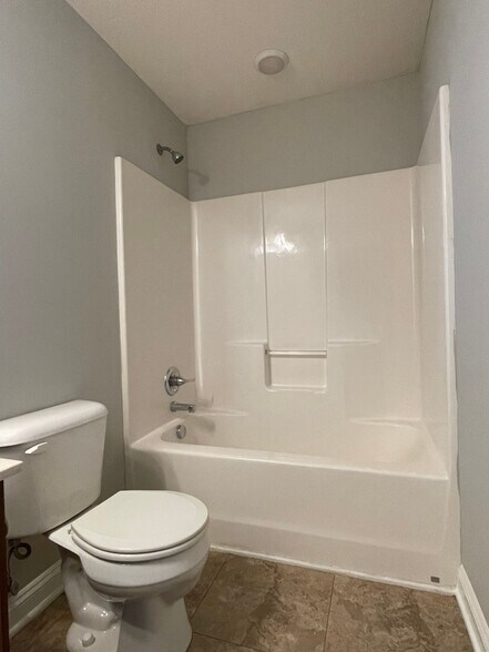 More Photos Of 415 Upper Stone Ave, Bowling Green Apartments For Sale