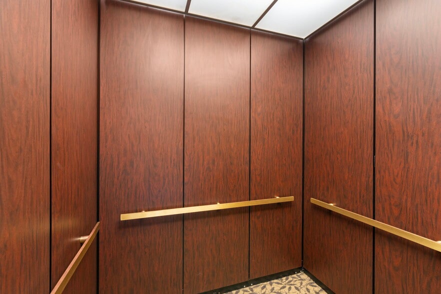 More Photos Of 188 Van Buren St, Staten Island Warehouse For Sale