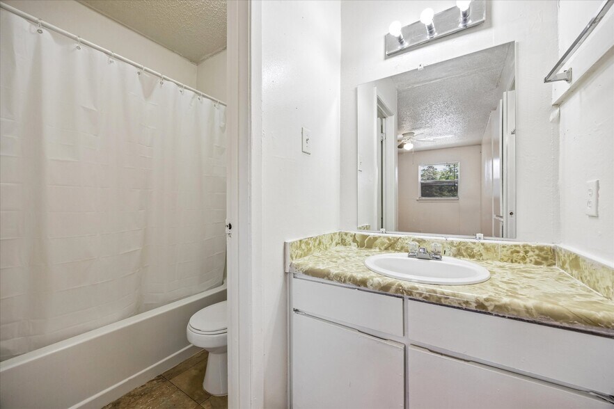 More Photos Of 6300 Monsanto Dr, Austin Apartments For Sale
