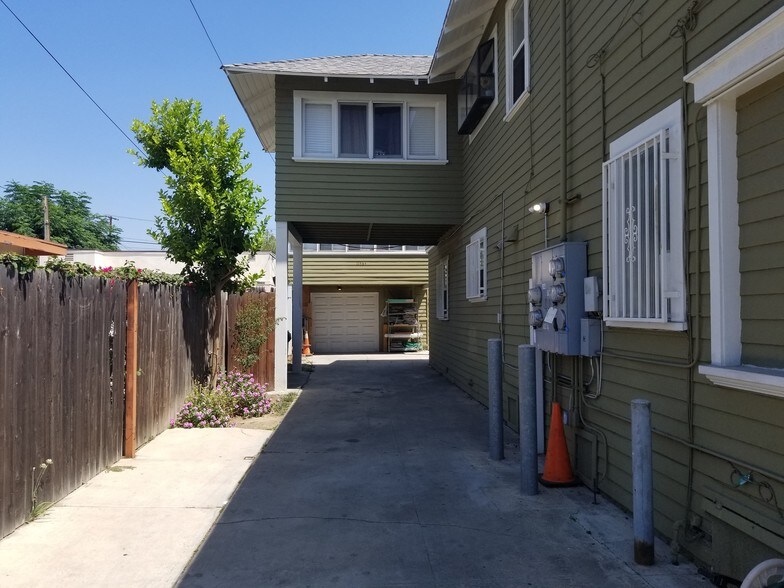 More Photos Of 1144 S Kingsley Dr, Los Angeles Apartments For Sale