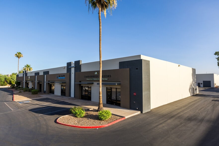 More Photos Of 7625 E Redfield Rd, Scottsdale Warehouse For Lease