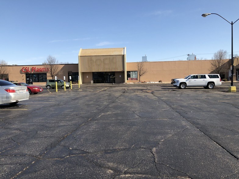 More Photos Of 3800 E State St, Rockford General Retail For Lease