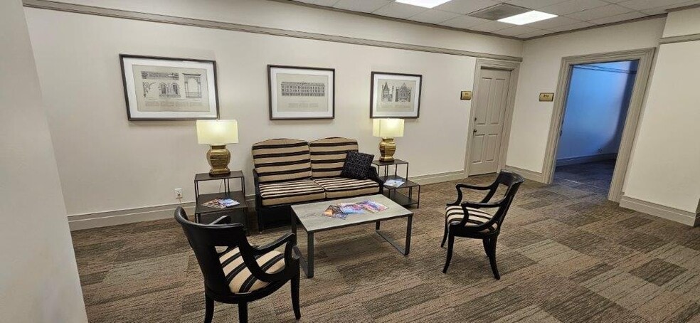 More Photos Of 2228 Mechanic St, Galveston Office For Lease