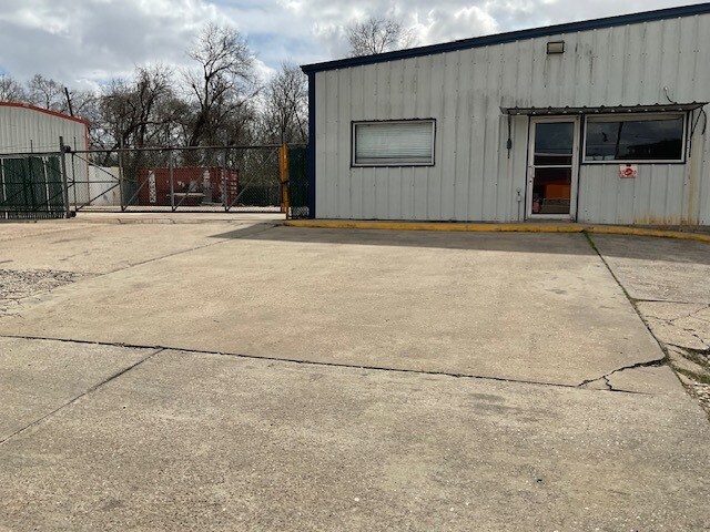 More Photos Of 1517 W Main St, La Porte Auto Repair For Sale