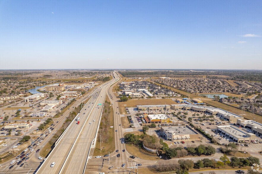 More Photos Of 9510 N Sam Houston Pky E, Humble Drugstore For Sale