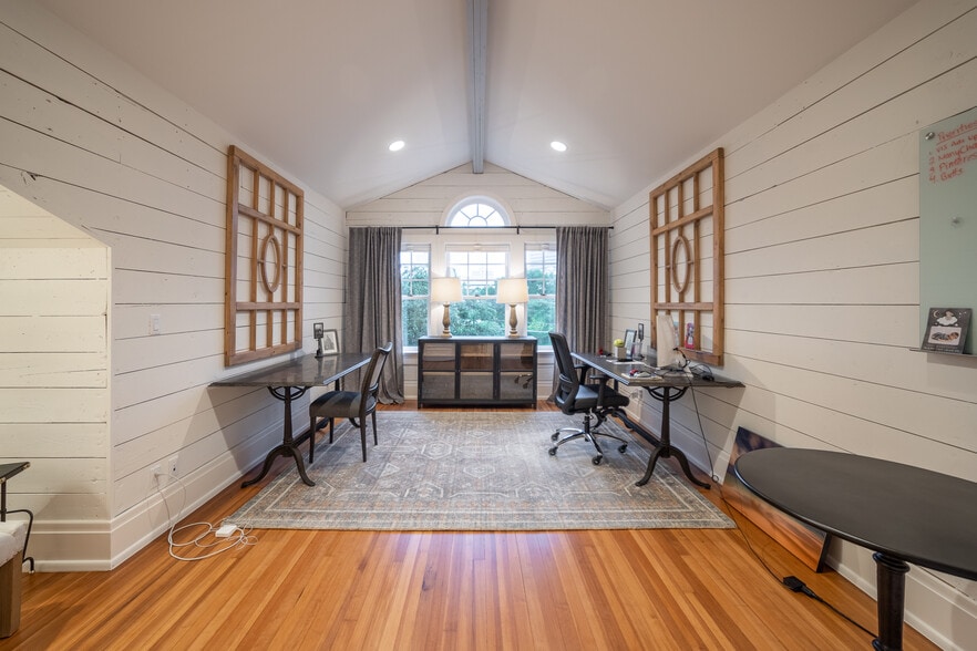 More Photos Of 904 San Antonio St, Austin Office For Lease