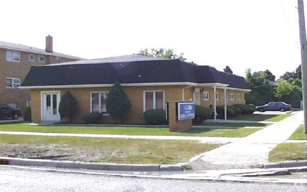 More Photos Of 6161 W 79th St, Burbank Veterinarian Kennel For Sale