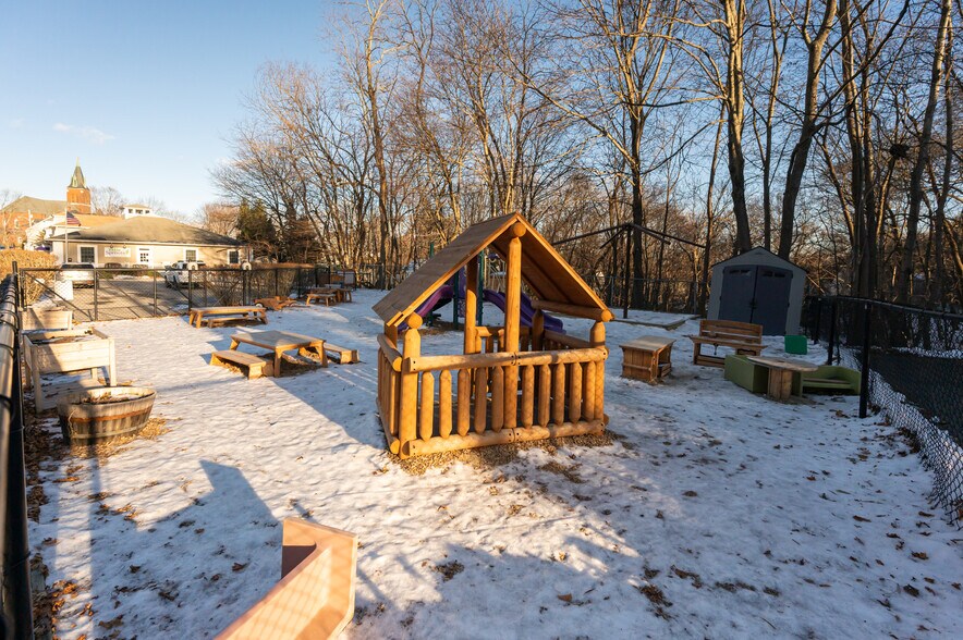 More Photos Of 36 Sparhawk St, Amesbury Daycare Center For Sale