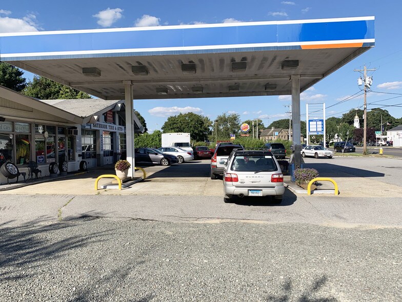 More Photos Of 621 Boston Post Rd, Old Saybrook Service Station For Sale