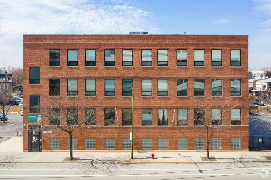 More Photos Of 2240 W Ogden Ave, Chicago Loft Creative Space For Lease