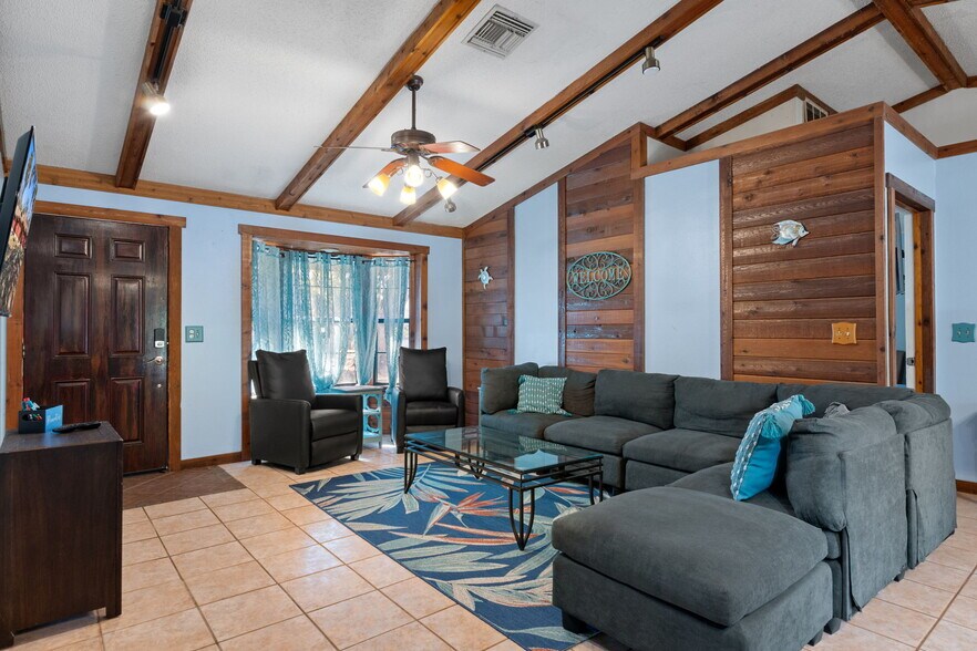 More Photos Of 8301 Congress St, Port Richey Flex For Sale
