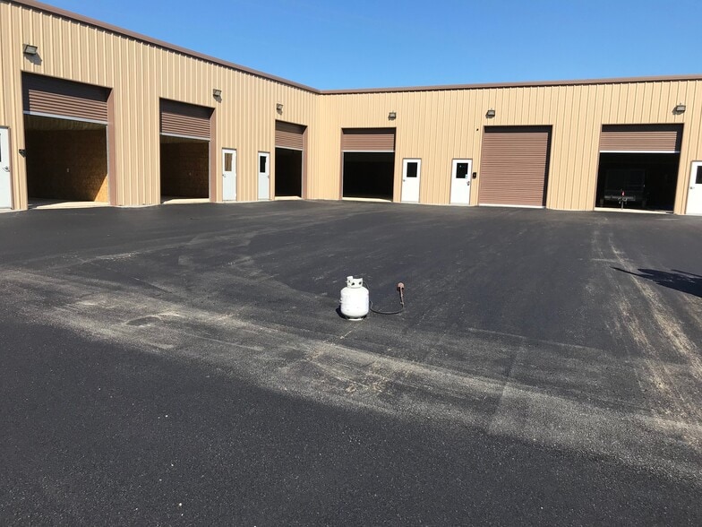 More Photos Of 6500 W State Highway 46, New Braunfels Warehouse For Lease