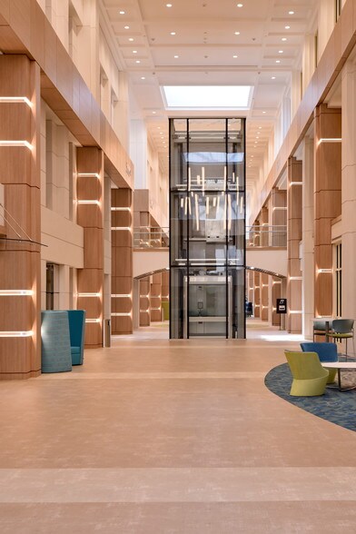 More Photos Of 5669 Peachtree Dunwoody Rd NE, Atlanta Medical For Lease