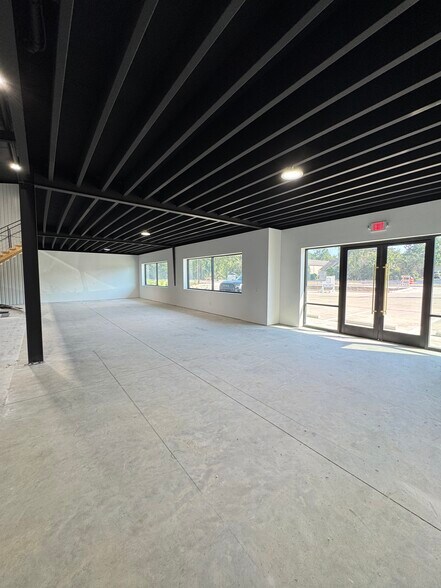 More Photos Of 32611 Tamina Rd, Magnolia Showroom For Sale