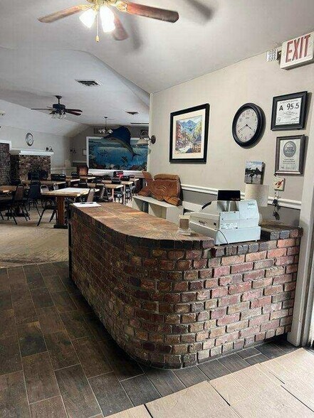 More Photos Of 508 W State St, Black Mountain General Retail For Sale