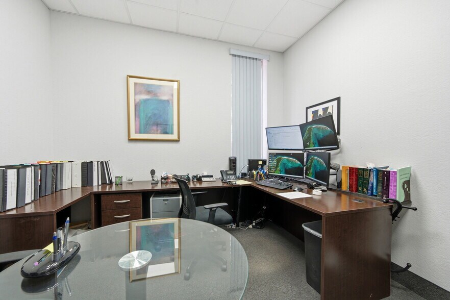 More Photos Of Sans Souci Blvd, Miami Office For Sale