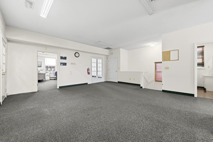 More Photos Of 628 California Ave, Pittsburgh Storefront Retail Residential For Sale