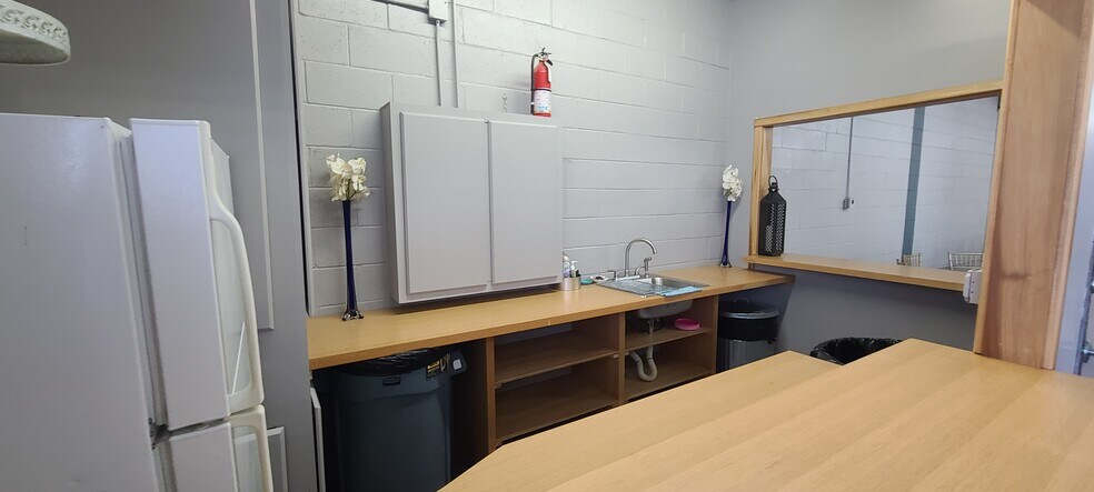 More Photos Of 5520 Military Pky, Dallas Industrial For Sale