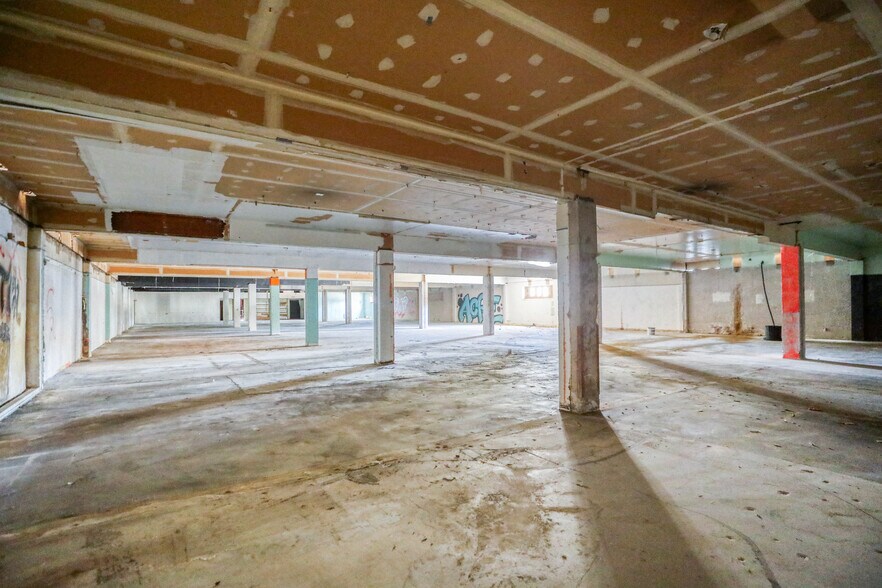 More Photos Of 125 N Parkside Dr, Colorado Springs Office Residential For Sale