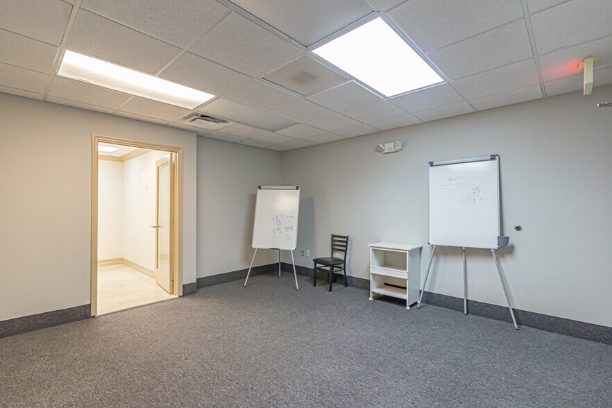 More Photos Of 2740 E Oakland Park Blvd, Fort Lauderdale Office For Sale