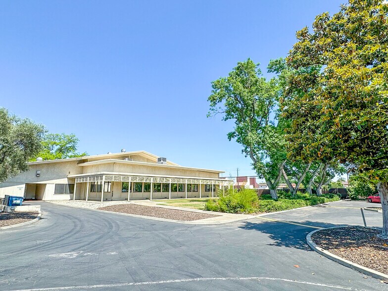 More Photos Of 3130 N Fresno St, Fresno Office For Sale