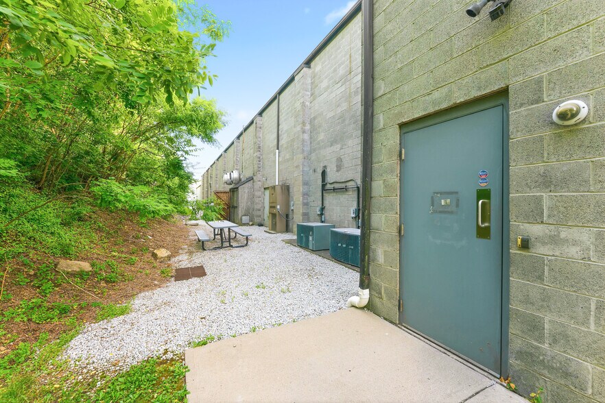 More Photos Of 111 Terence Dr, Pittsburgh Warehouse For Sale