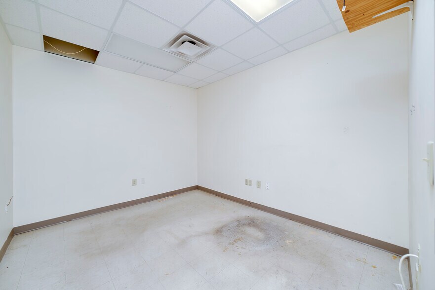 More Photos Of 4611 Ivey Dr, Macon-Bibb Office For Lease