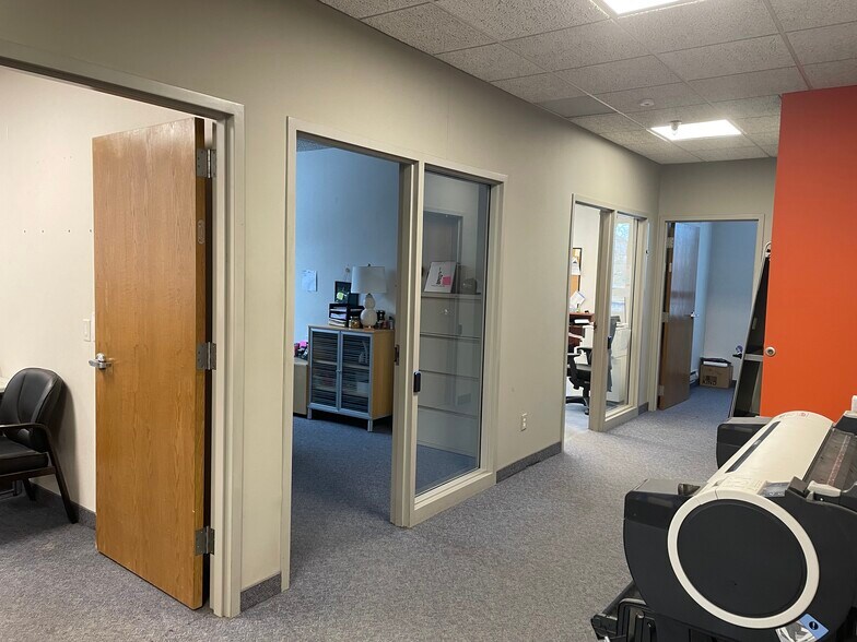 More Photos Of 2343 NW 135th Ln, Andover Manufacturing For Sale