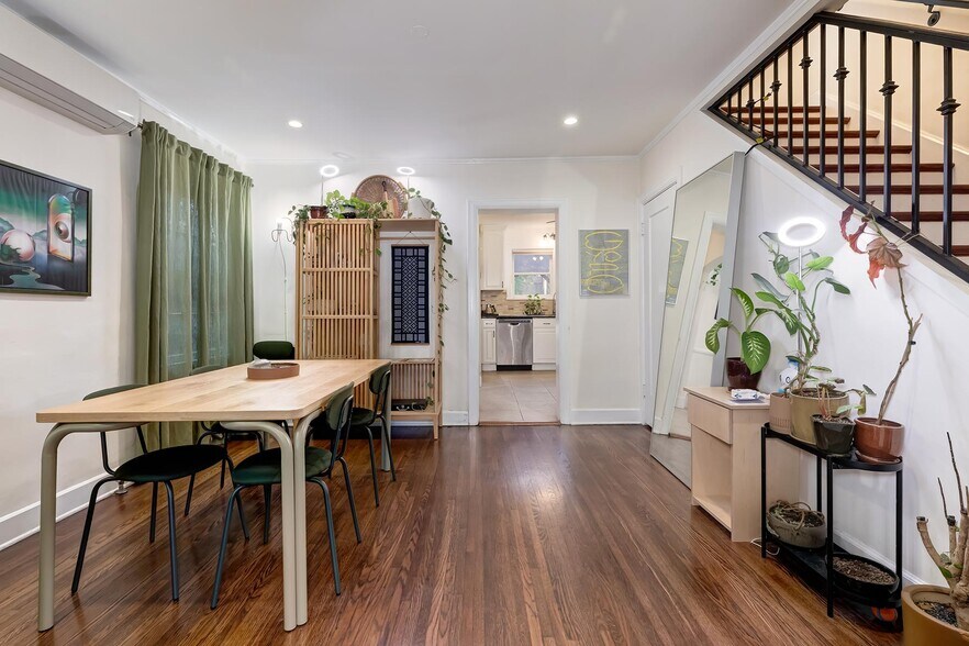 More Photos Of 615 N Plymouth Blvd, Los Angeles Apartments For Sale